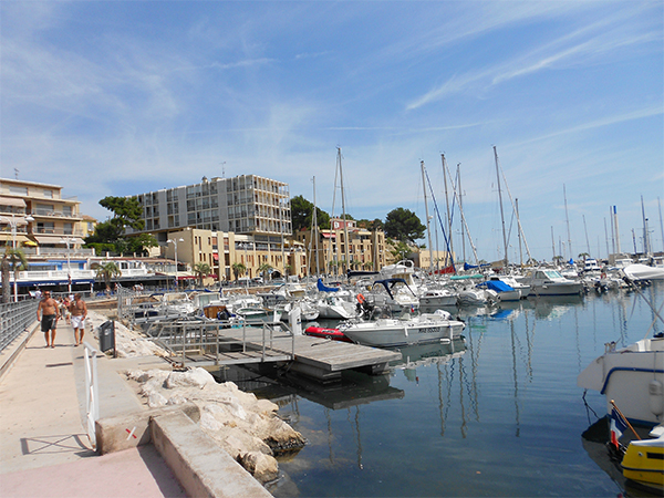 Carry-le-Rouet,-ville-côtière