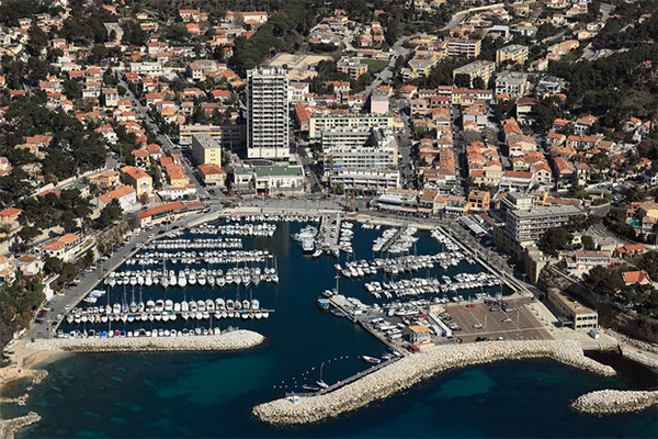 Le-port-de-Carry-le-Rouet,-si-souvent-animé-cet-été